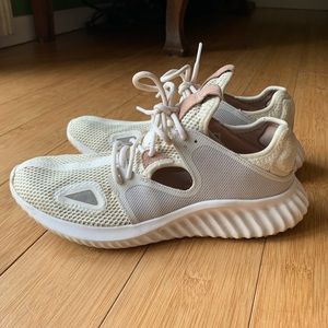 Adidas bounce tennis shoes